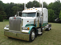 Gardenscape Transport Peterbuilt transport truck availble for hauling